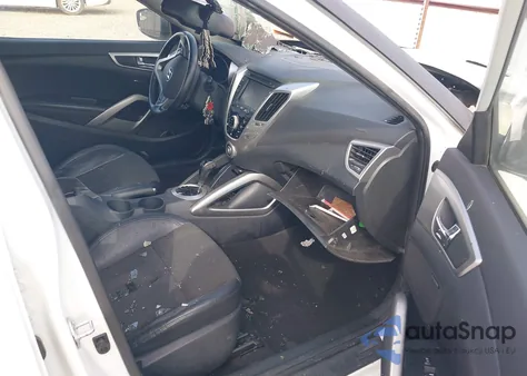 2015 Hyundai Veloster z USA, uszkodzony, nr VIN KMHTC6AD8FU244713